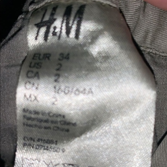 green tie at the waste pants - Picture 3 of 3